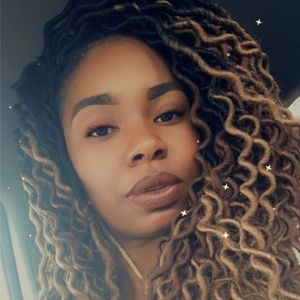 Meet your Posher, Marissa